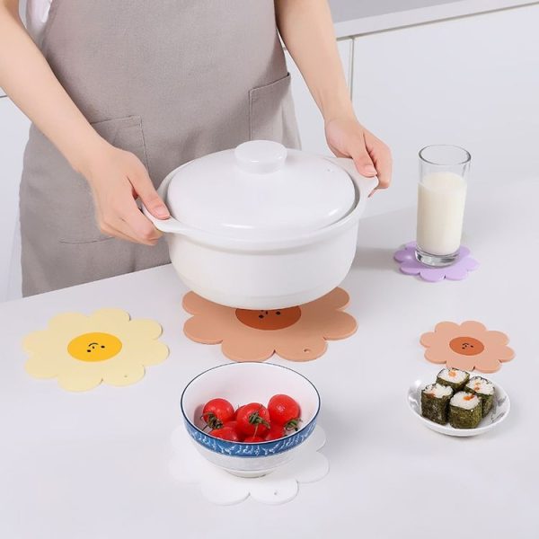 Sunflower Cute PVC Heat Insulation Mat Household High Temperature Resistant Table Pad, Style: Yellow Small - Image 9