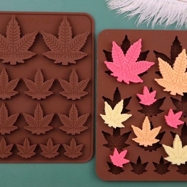 12 Grids Maple Leaf Silicone Baking Cookie Molds DIY Fire Paint Wax Mould (Chocolate Color) - Image 4