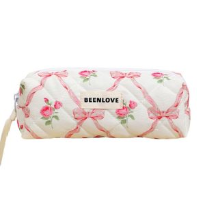Compact Handy Cosmetic Storage Bag Lightweight Toiletry Pack, Style: Flower Octagonal Model