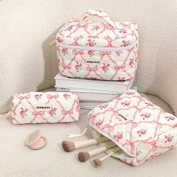 Compact Handy Cosmetic Storage Bag Lightweight Toiletry Pack, Style: Flower Octagonal Model - Image 2
