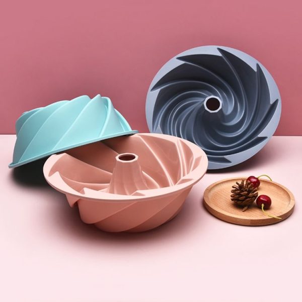 Swirl Model Silicone Cake Mold Household High Temperature Resistance Baking Pan (Green) - Image 2