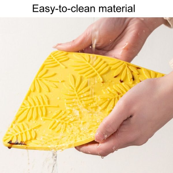 9.5cm Household Square Silicone Heat Insulating Mat Kitchen High Temperature Resistant Baking Placemat (Matcha Green) - Image 4