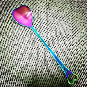 2 PCS Stainless Steel Spoon Portable Metal Coffee Teaspoon Creative Love Heart Shaped Wedding Party Gift Dinnerware, Color: Colorful Porous Love