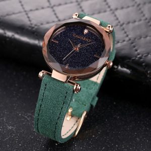 CAGARNY 6877 Water Resistant Fashion Women Quartz Wrist Watch with Leather Band (Green)